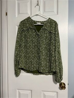 Wonderly Olive Green Paisley Tie-Neck Blouse